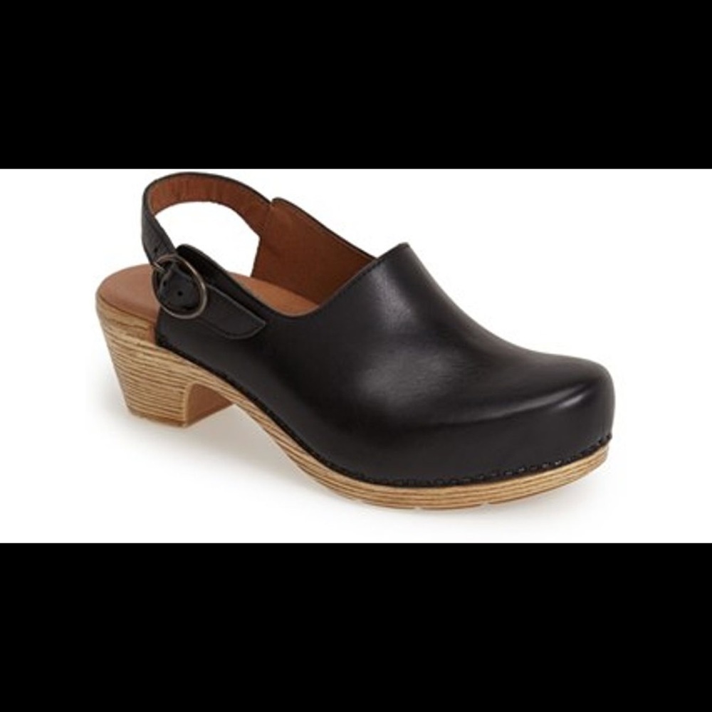 Dansko Madison Clogs, Black, Size 39 (8.5-9)